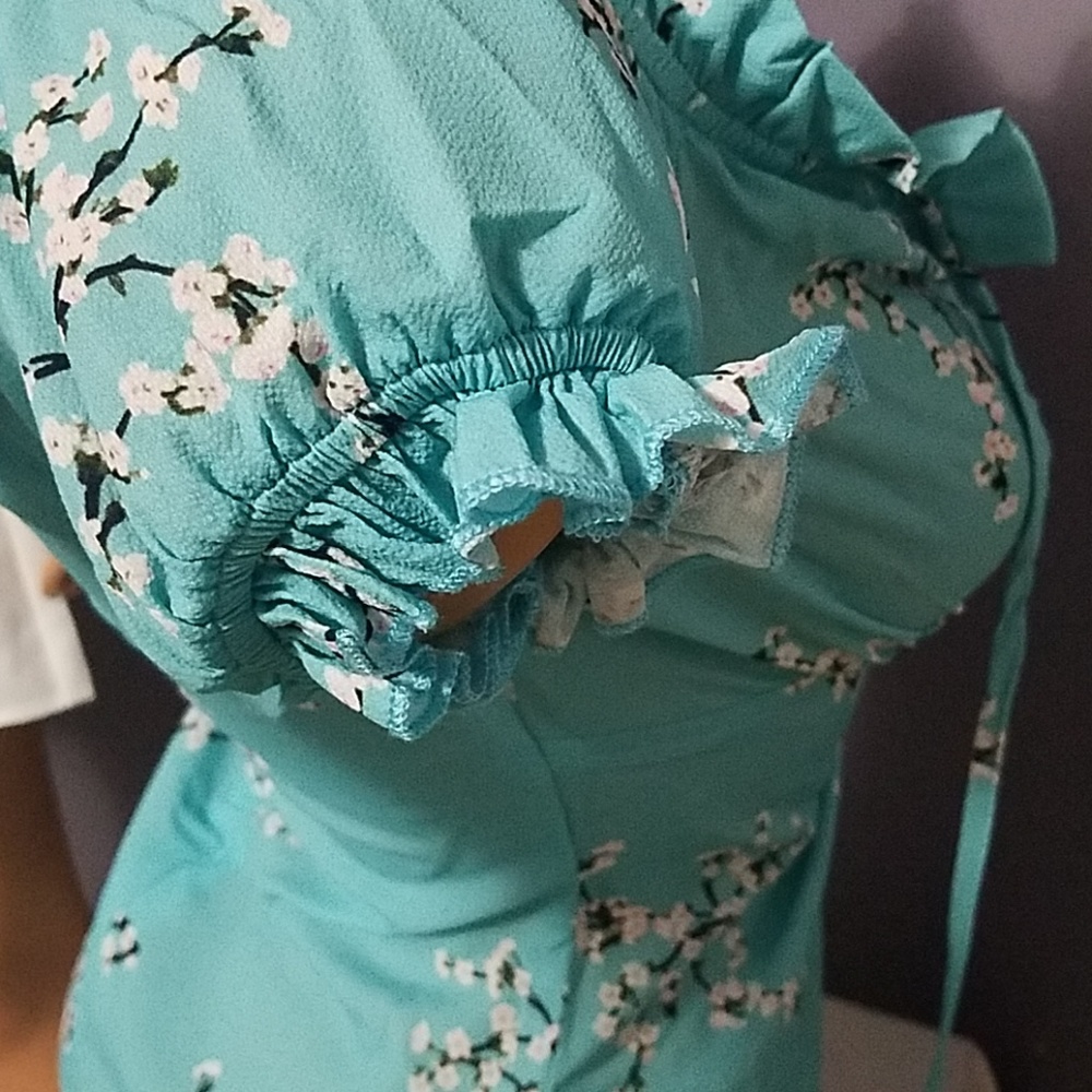 Sea green Floral Dress MUST SEE! - Picture 6 of 8
